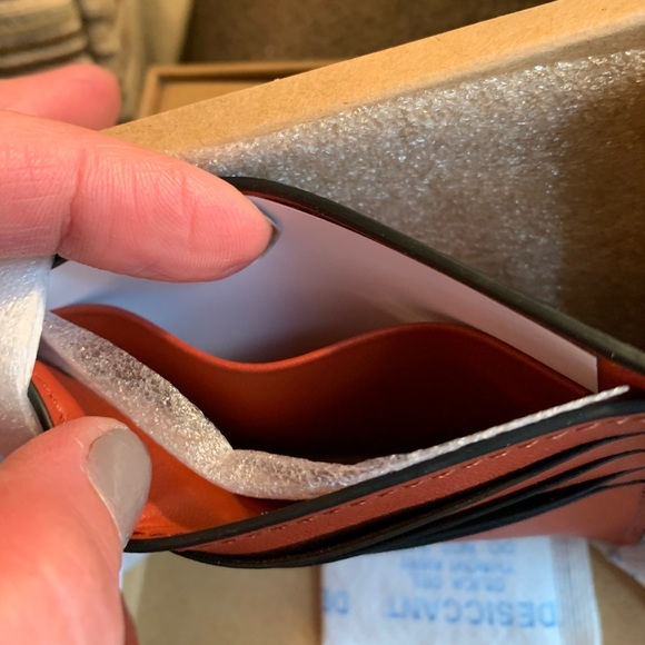 Authentic COACH Signat leather/Smooth leather Colorblock 3-1 wallet/Keychain set - Picture 7 of 11